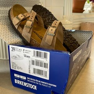 NWT Birkenstock Franca sandals